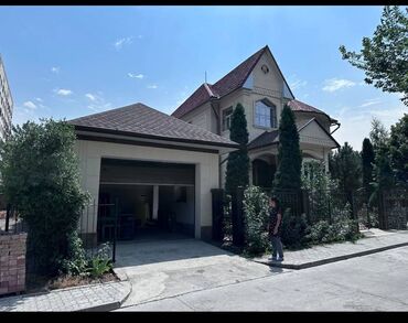 продается дом ак орго: 360 кв. м, 7 бөлмө, Брондолгон эшиктер