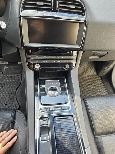 Jaguar: Jaguar F-Pace: 2017 г., 3 л, Автомат, Бензин, Кроссовер — 11