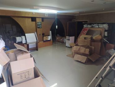 Mağazalar: Binəqədi rayon ərazisində 4 mərtəbəli tam təmirli, 700 kv sahəsi olan — 10