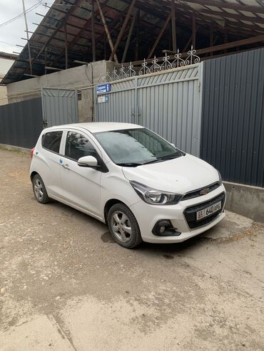 машина истана: Chevrolet Spark: 2017 г., 1 л, Автомат, Бензин, Хэтчбэк