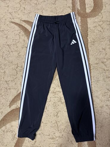 велосипеды с надувными колесами: Orginal adidas S razmer 160 boya uygundur İdeal vəziyyətdədir 1