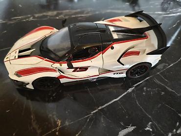 Ferrari: Model avtomobil – Ferrari FXX K (miqyaslı oyuncaq/kolleksiya modeli) — 1