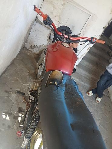 sukanlar: Moped/motosiklet – benzinlə işləyən, karbüratorlu 4T mühərrik - — 3