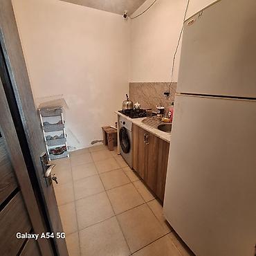 Otaqların uzunmüddətli kirayəsi: Salam unvan Sumqayit Seheri 9 nomreli mektebe yaxin tek isdeyen olsa — 7