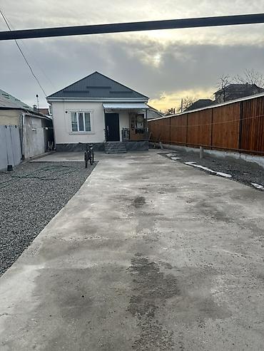 Продажа коттеджей и домов: 3 комнаты, 75 м², 225319 соток, Бишкек, Собственник — 8