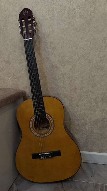 jolana gitara: Akustik gitara, 6 sim, İşlənmiş, Pulsuz çatdırılma