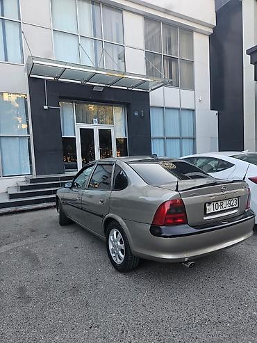 Opel: Opel Vectra B sedan - Kuzov: 4 qapılı sedan, boz/metallik rəng - — 4