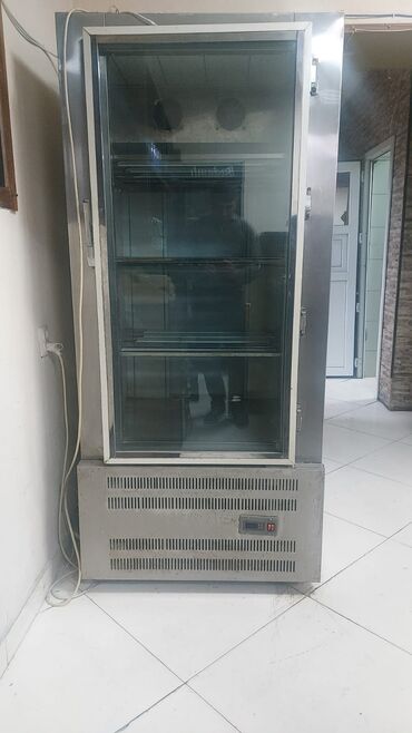 Digər biznes avadanlığı: Et ucun vitrin satilir 800 azn. Unvan Nərimanov 4339 Ayten🌛