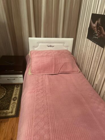 tek adamliq carpayilar: Təknəfərlik çarpayı, Matras ilə, Siyirməli