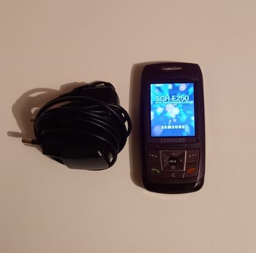Samsung E250, Кнопочный
