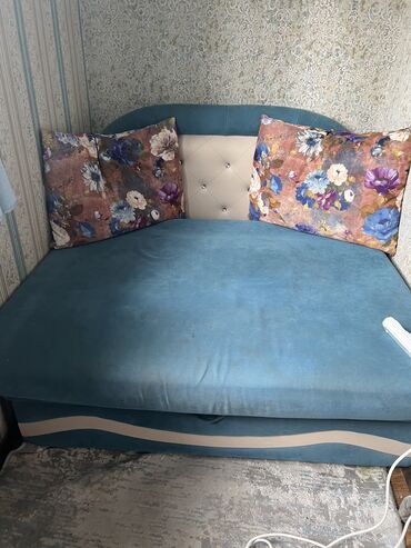 диван синий: Диван-кровать, цвет - Синий, Б/у