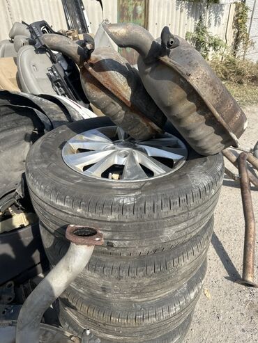 Другие детали кузова: Кузовные детали для KIA Carnival (Sedona) В наличии: - Капот (черный) — 13