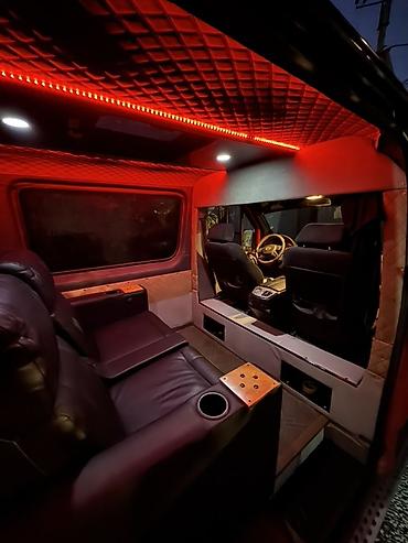 седенье на спринтер: Mercedes-Benz Sprinter (кузов W906) — красный фургон/комби — 5