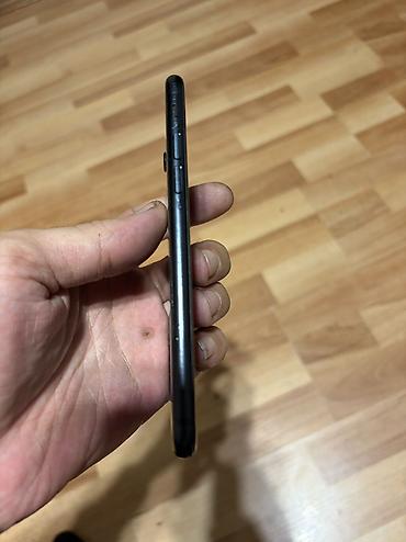 iphone 5c: IPhone SE 2020, 64 GB, Qara, Barmaq izi, Simsiz şarj — 7