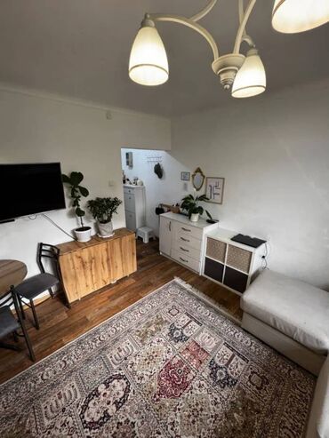 Продажа домов: 1 комната, 35 м², Сталинка, 3 этаж, Евроремонт