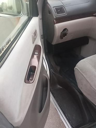 camry 1997: Toyota Granvia: 1999 г., Минивэн — 10