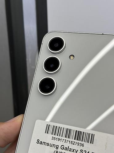 бу комп: Samsung Galaxy S24 FE, Б/у, 256 ГБ, цвет - Белый, В рассрочку, 1 SIM, eSIM — 3