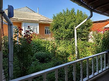 Продажа коттеджей и домов: 🏡 Продаётся уютный дом в г. Ош, район Жапалак, ул. Токтогула 1А 📍 — 1