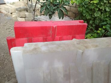 запчасти на фольксваген гольф 2: Plastmas yol baryerləri. Su ilə doldurula bilən əla vəziyyətdə 2 ədəd