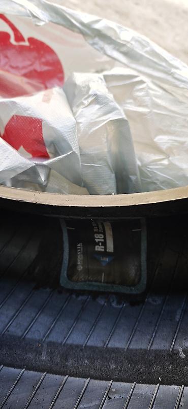 mishlen: Резина б/у на пару месяцев Firestone с одной заплатой Michelin — 4