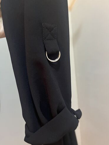 Səsgücləndiricilər, qulaqlıqlar və mikrofonlar: Zara teze etiketli don, M razmer

balon etek (içe qatlanmış)modelidir — 16