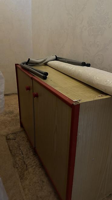 отдам даром шкаф: Отдам даром шкаф, есть полки и дверцы. - Цвет: светлый дуб — 8