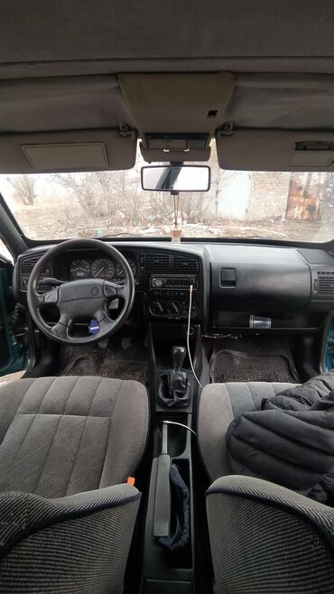 Volkswagen: Volkswagen Passat: 1992 г., 2 л, Механика, Бензин, Седан — 6