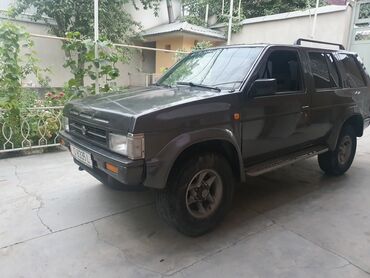 сут машине: Nissan Terrano: 1992 г., 3 л, Механика, Бензин, Внедорожник