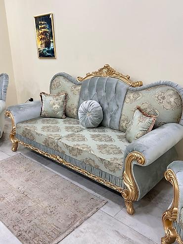 salon divan: Klassik üslubda 3 parçalı dəst – 1 ədəd 3 nəfərlik divan və 2 ədəd — 1