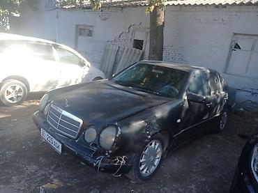 Mercedes-Benz E-Class: 1998 г., 2.8 л, Механика, Бензин, Седан