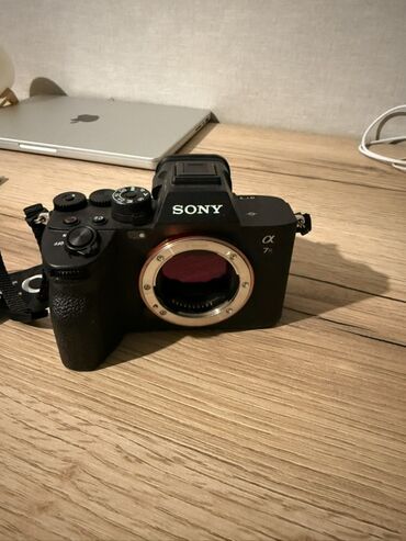 коропка срв: Беззеркальная полнокадровая камера Sony Alpha 7R V (α7R V) + Почти не lalafo.kg да коропка срв: Беззеркальная полнокадровая камера Sony Alpha 7R V (α7R V) + Почти не