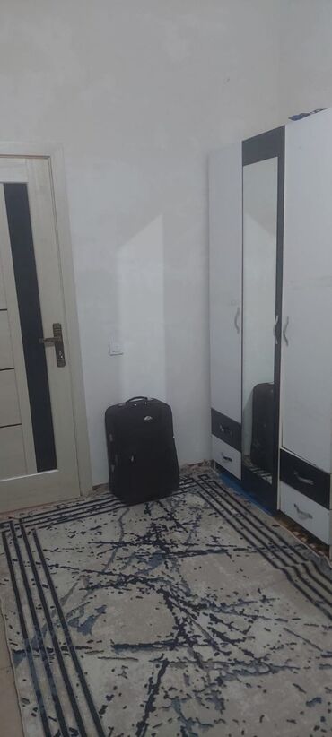 Həyət evləri və villaların satışı: 8-ci kilometr 4 otaqlı, 100 kv. m, Kredit var, Orta təmir — 8