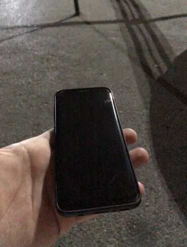 телефон fly iq4401: Smartfon - Gövdə: qara rəng, kompakt və əlqayıran dizayn - Ekran: tam