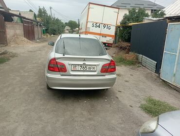 машина для перевозки: Mitsubishi Carisma: 2003 г., 1.6 л, Механика, Бензин, Седан