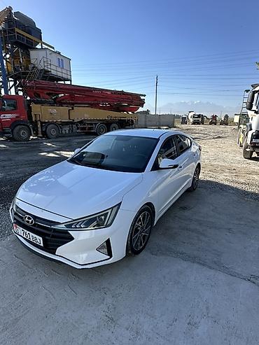 электра машына: Hyundai Elantra: 2019 г., 1.6 л, Автомат, Бензин, Седан — 2