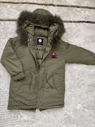 мурской шуба: Детская куртка парка шикарного качества, легкая, без дефектов, дыр
