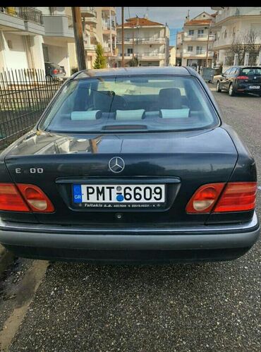 Mercedes-Benz E 200: 2 l. | 2000 έ. Sedan