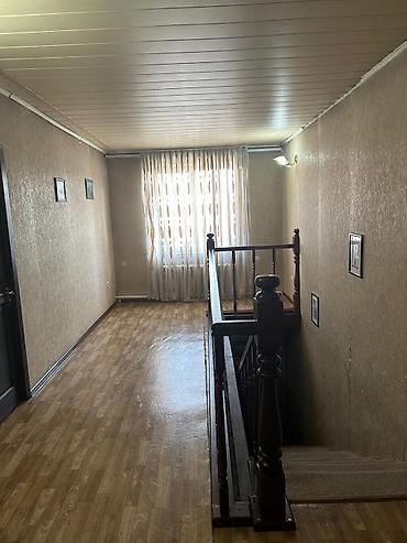 Продажа коттеджей и домов: Дом 2 этажа, площадь 206 м², участок 5 соток. Локация: Токолдош, ул — 13