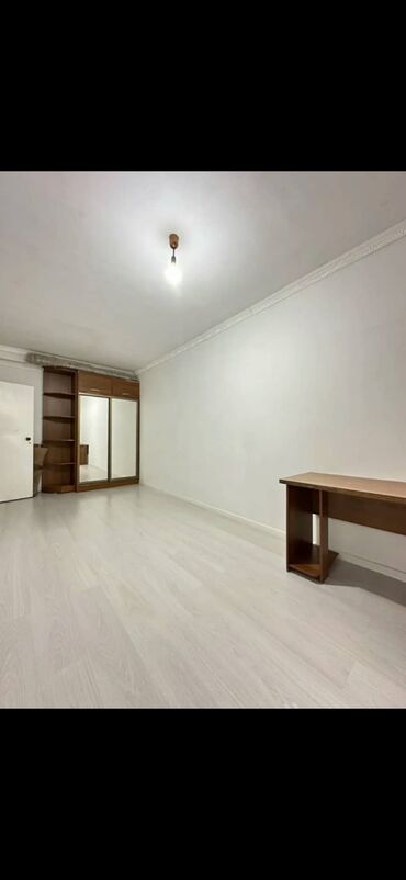 дом кайназарова: 70 кв. м, 4 бөлмө, Унаа токтотуучу жай, Сарай, Забор, тосулган