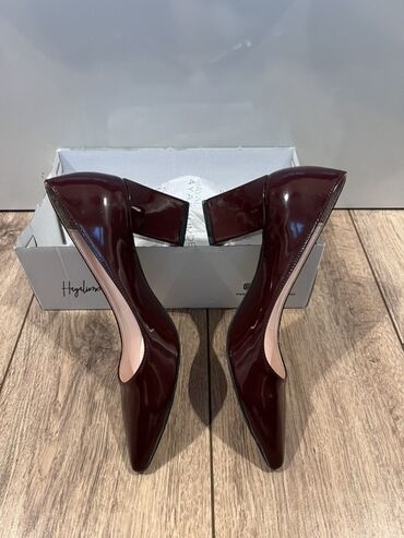 Çəkmələr: Tuflilər, Ölçü: 35, İşlənmiş