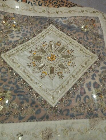 Digər tekstil: Germaniyani. dekor. süfräläri. qızılı. daşlarla. bäzädilmiş — 6