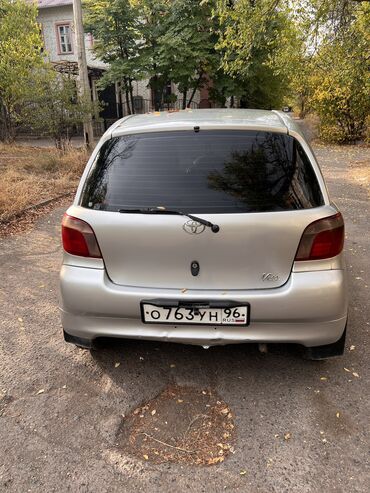 набор ключей в чемодане цена: Toyota Vitz: 2001 г., 1 л, Автомат, Бензин