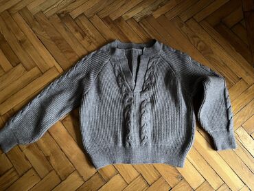 qadın jaketi: Boz rəngdə trikotaj sviter