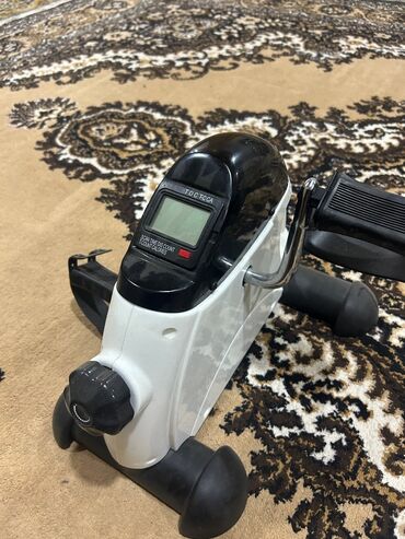 qaçış trenajoru satılır: Mini Velo Pedal Talimçisi (Mini Exercise Bike) va ya Pedal Talimçisi