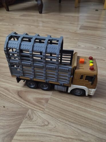 Oyuncaqlar: 37 ədəd maşın içində bahalı maşın çoxtu — 11