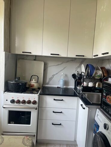 квартира берилет 5мкр: 2 бөлмө, 43 кв. м, Жеке план, 2 кабат, Евроремонт