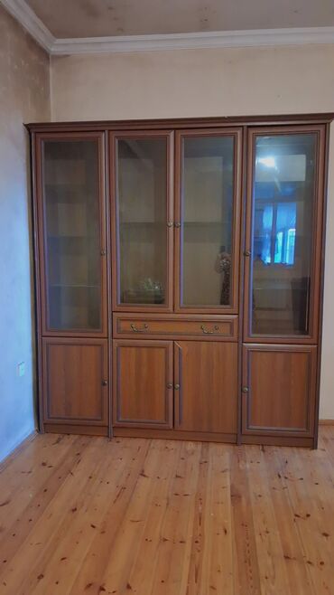 plasiq qapi: İşlənmiş, Açılan, 6 qapı Düz dolab, Servant, Rumıniya
