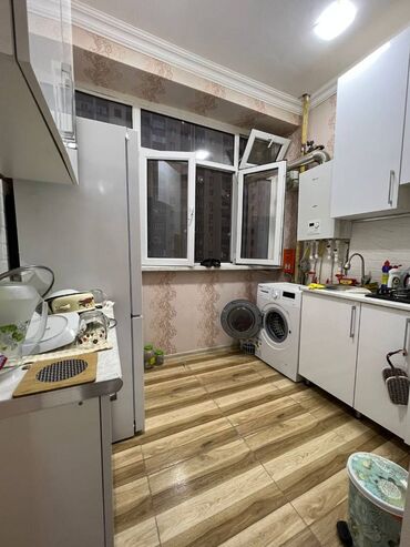 Uzunmüddətli kirayə mənzillər: Xətai rayonu,Əhmedli metrosu, pit stopun arxasindaki binada,22 — 5