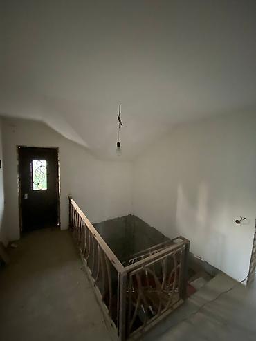 Продажа коттеджей и домов: Уй сатылат дареги ОШМады Чагыр 13-ая улица дом 1 . Уй мансард — 9