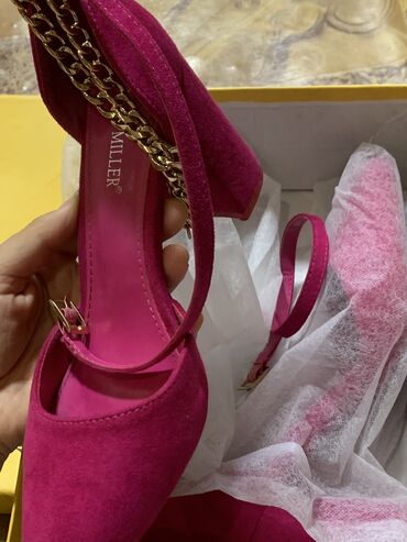 обувь новые: Туфли 39.5, цвет - Розовый